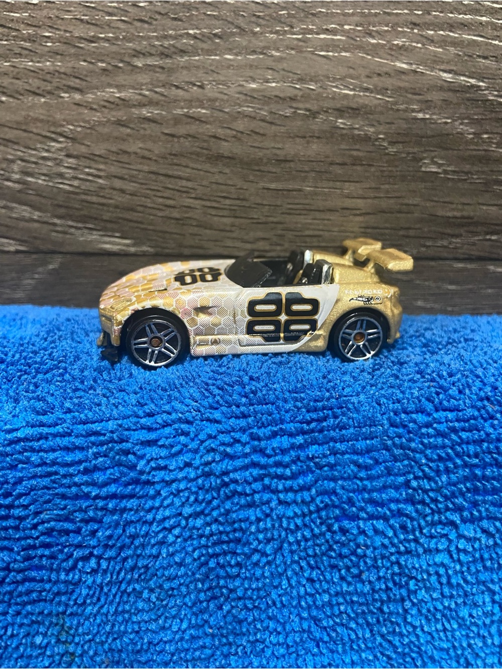 Hot Wheels 2001 Issue Tantrum Package Fresh Tantrums Gold and White Convertible